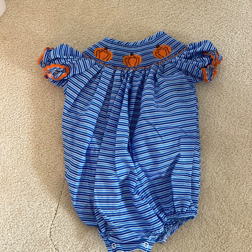 Classic Whimsy Pumpkin Smocked Bubble